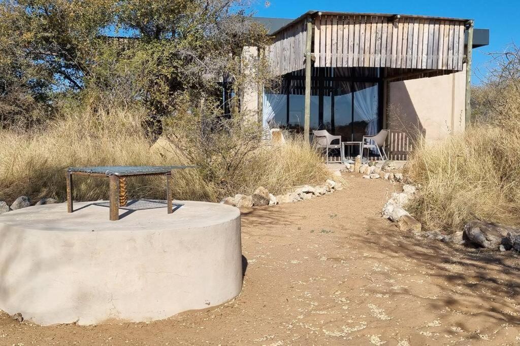 Hackberry House Black Thorn Cottage, Off Grid Khemsbok 外观 照片