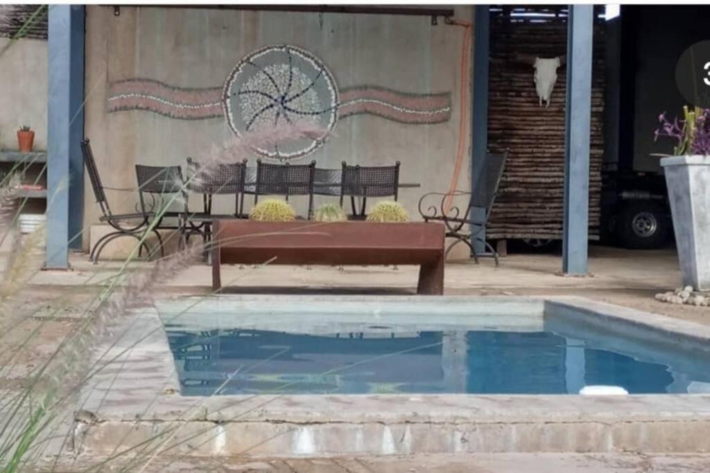 Hackberry House Black Thorn Cottage, Off Grid Khemsbok 外观 照片